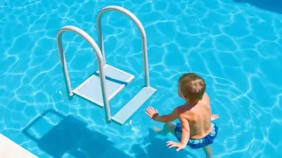 Kinderfreundliche Pooleinstiege